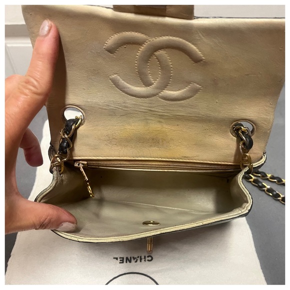 Authentic Vintage Chanel Lambskin Leather Mini Women Handbag - Picture 14 of 15